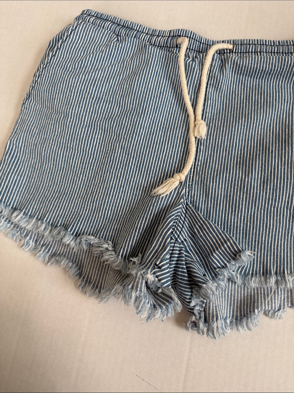 Wild Fable Drawstring Denim Shorts Stripes White and Blue size Medium - Picture 3 of 9